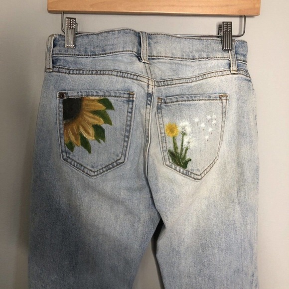 Old Navy Boyfriend Straight Jeans Floral Size 0 Destroyed - Picture 4 of 7